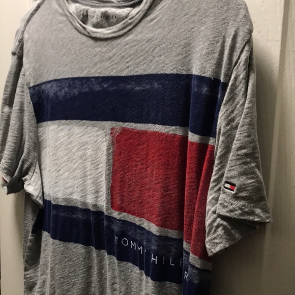 Tommy Hilfiger Logo Tee - Picture 3 of 4